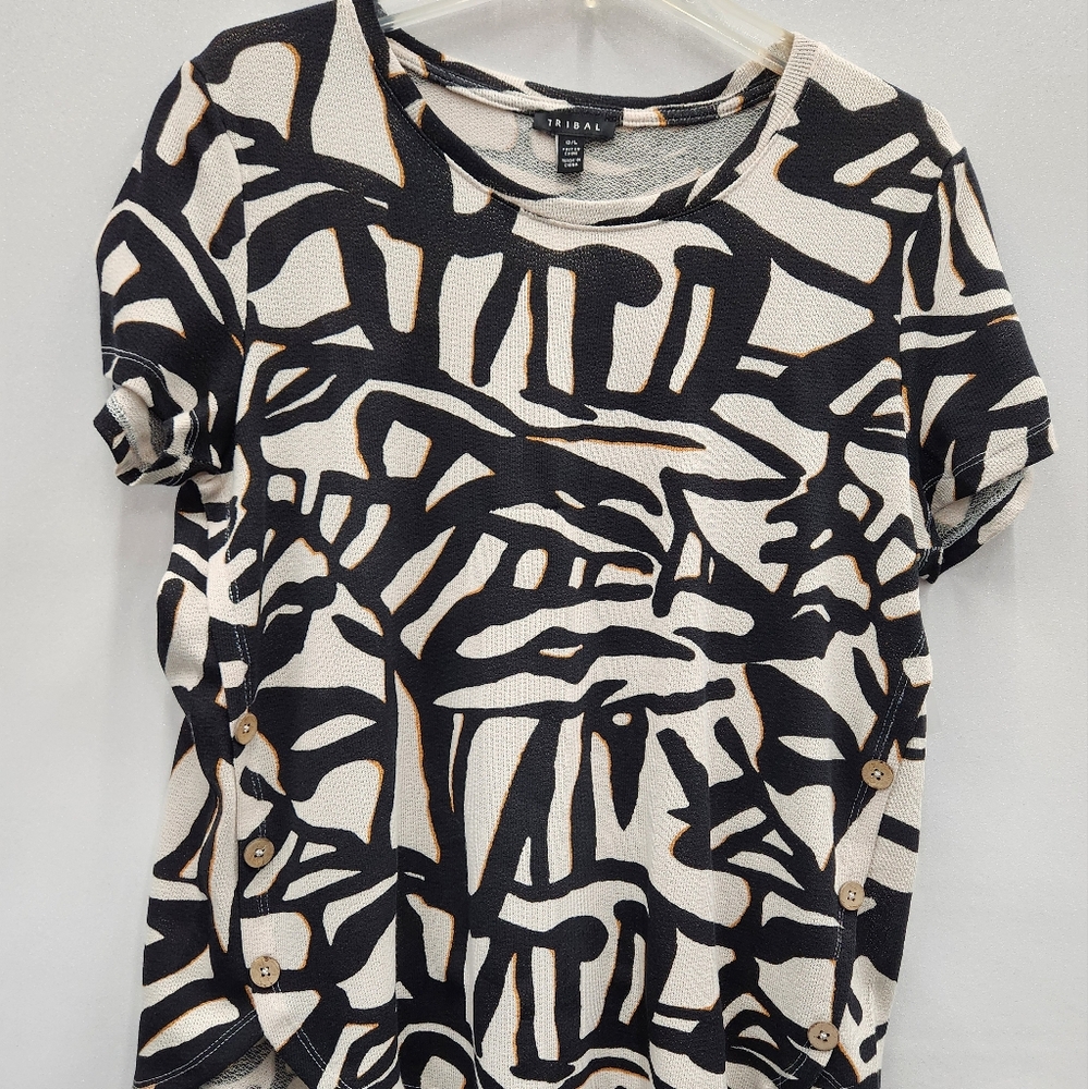 Tribal top